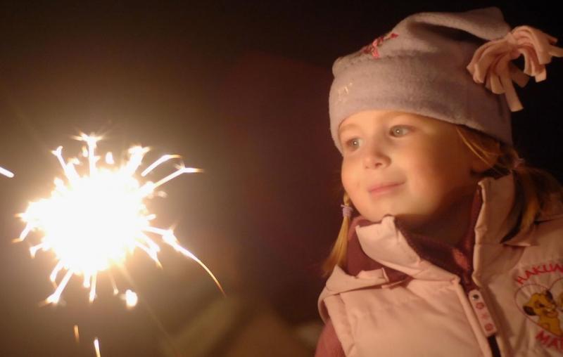 Ура, каникулы! Пиротехника, которую можно запускать с детьми - Дмитров | dmitrov.salutsklad.ru